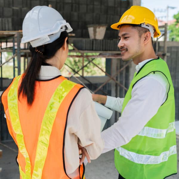 team-engineer-foreman-architect-meeting